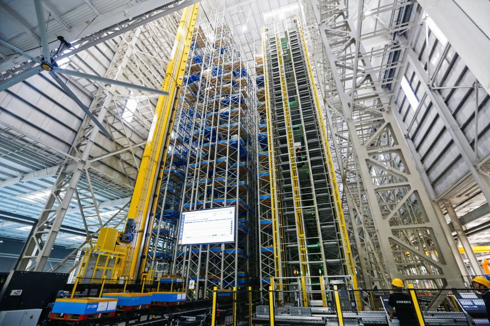 3 蘭劍智能45米高超高堆垛機(jī)系統(tǒng)&35米高超級(jí)多穿系統(tǒng).jpg